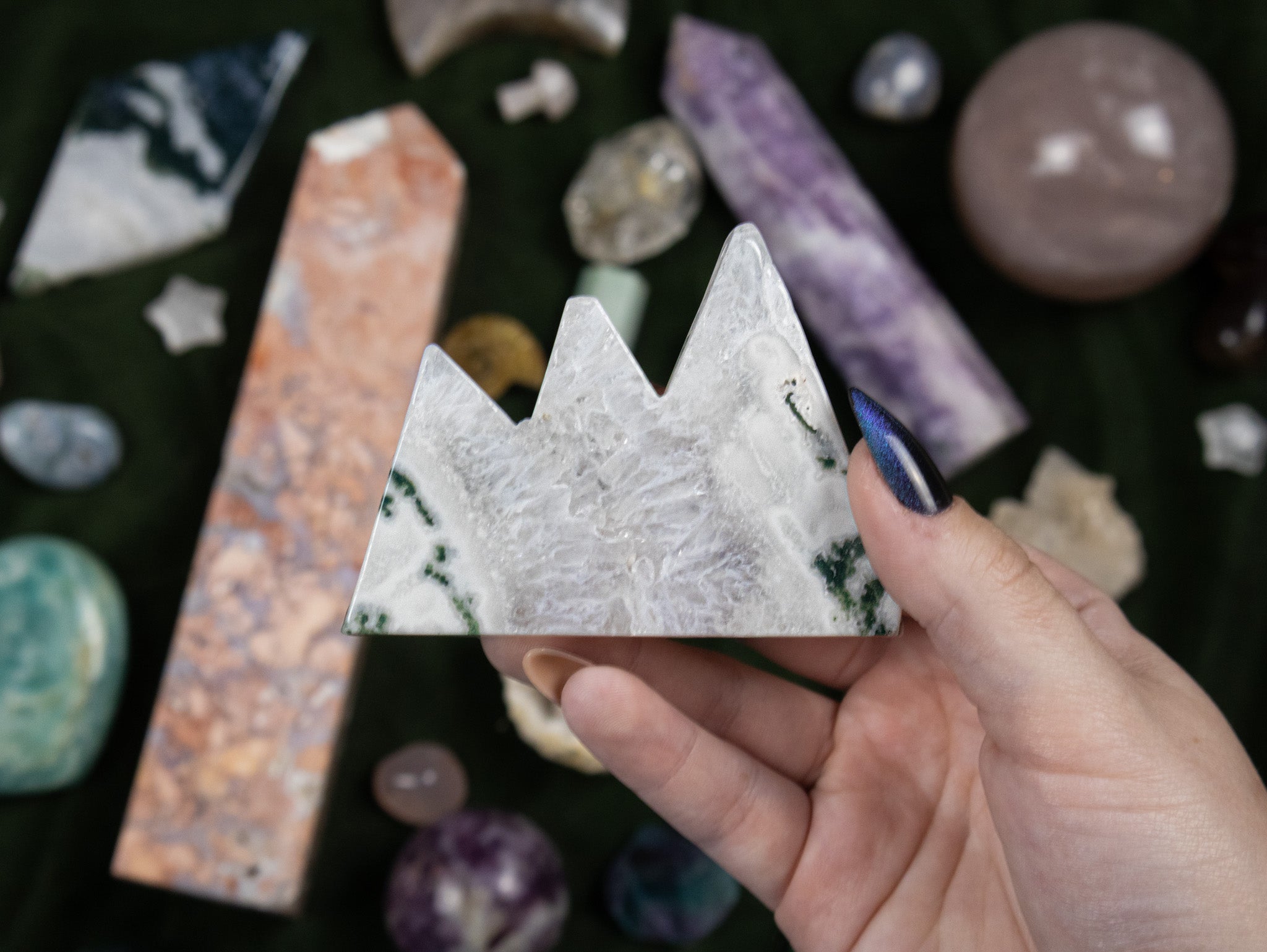 Druzy Moss Agate Mountain Carving